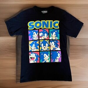 SEGA Sonic The Hedgehog Cartoon Graphic T Shirt Size Small RARE
